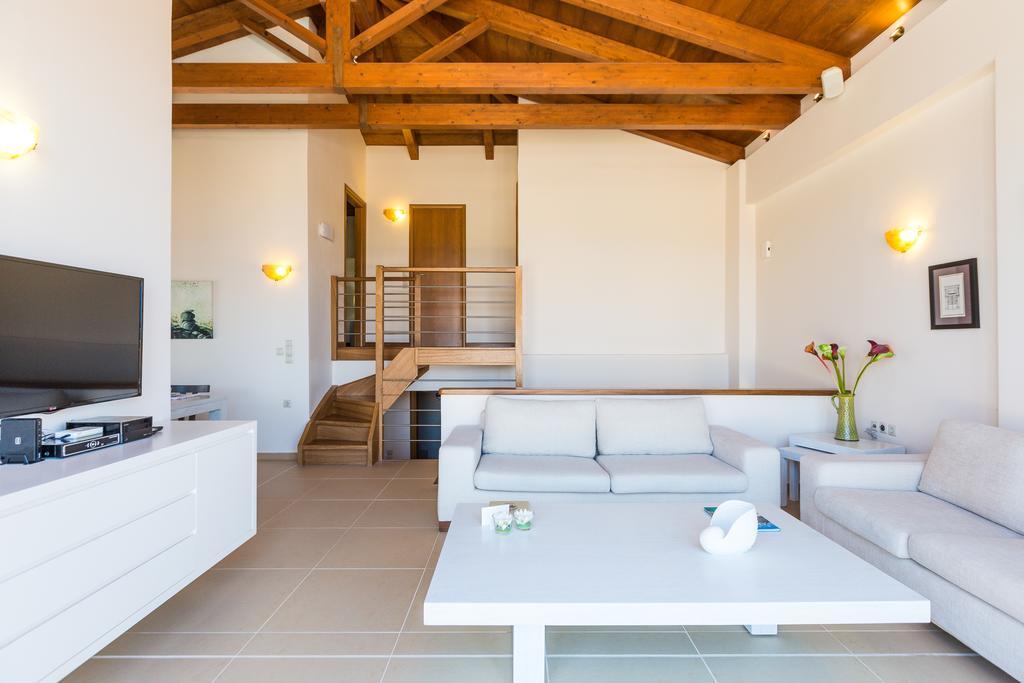 Leste Luxury Homes Pláka Buitenkant foto