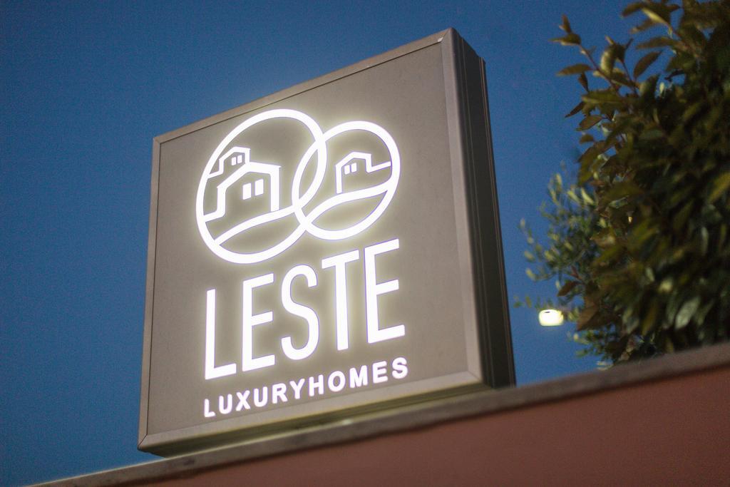 Leste Luxury Homes Pláka Buitenkant foto